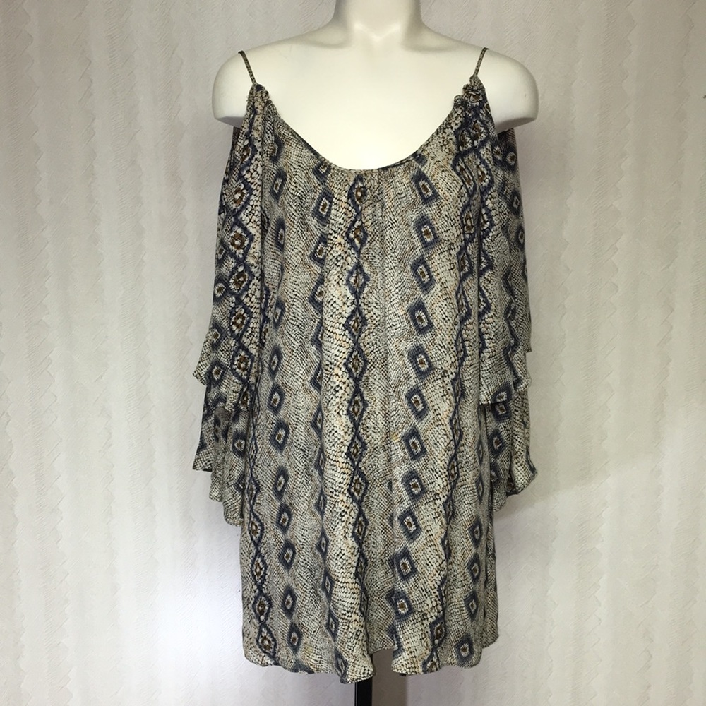 Parker cold shoulder top